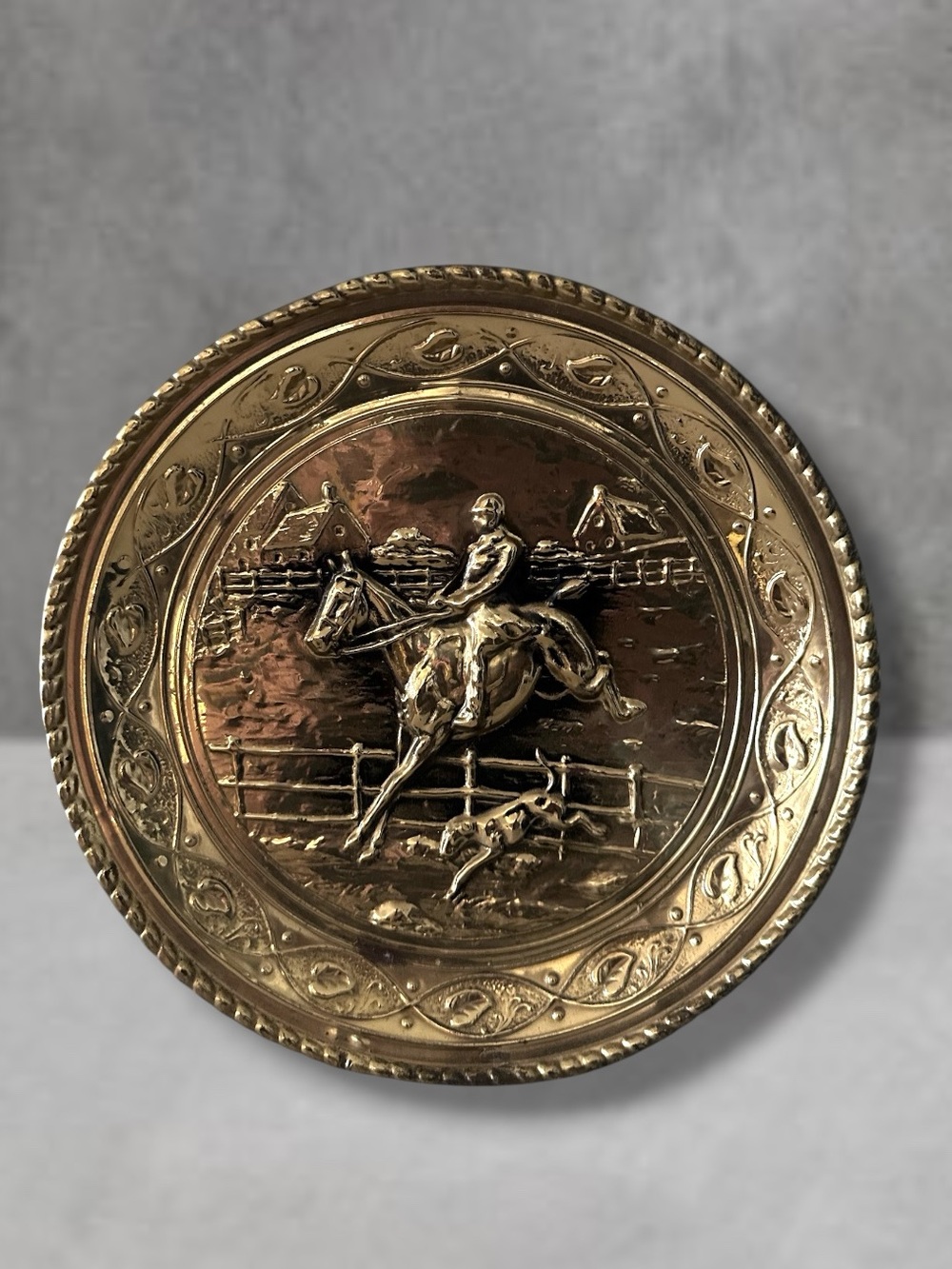 Vintage Lombard C&A LTD England Brass Repousse Wall Plate Art Decor Fox Hunt